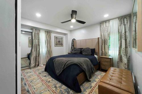 Charming Cottage for Pets, Family and Work