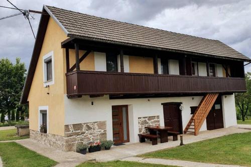 Kolpa reka "Merina hiša", bazen, savna