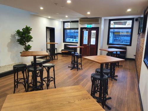 Pub/Lounge, Empire Hotel in Goulburn
