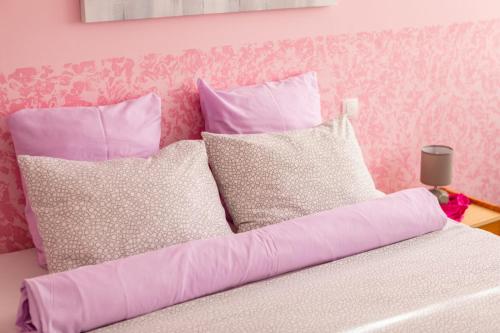 2 twin beds
