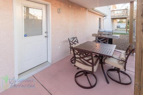 303 La Paloma Place - Paradise Palace Home - image 4