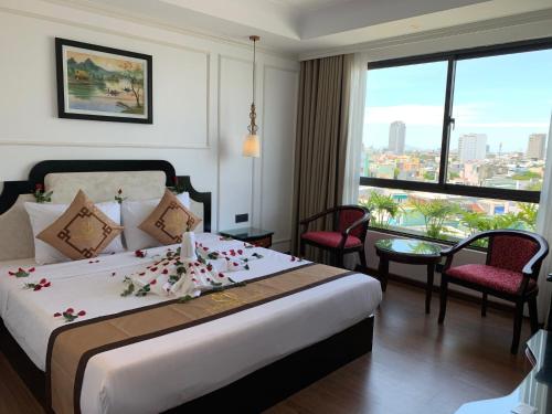 Khanh Linh Hotel near Ho Chi Minh Museum