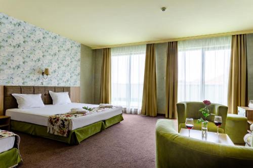Alliance Hotel - image 2