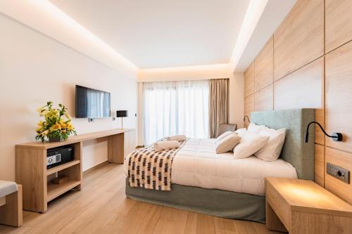 Acandia Hotel - image 12