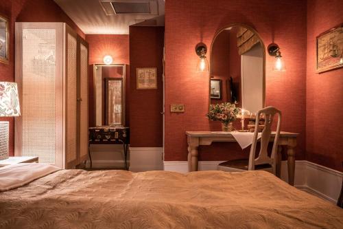 Victory Hotel - image 8