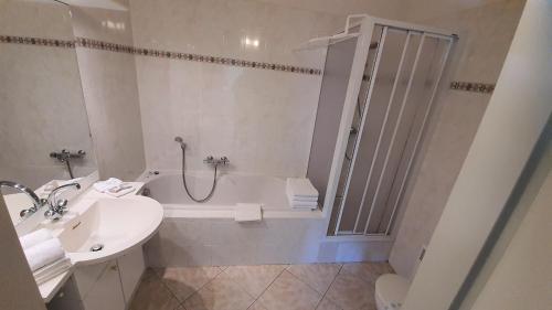 Residence Chateau de Barbet - image 12