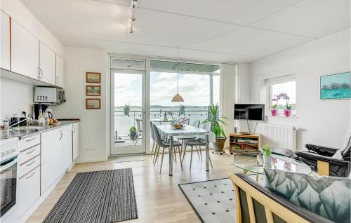 2 Bedroom Nice Apartment In Hejls