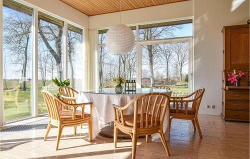 Awesome Home In Holstebro With Kitchen