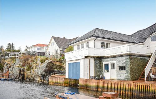 Awesome apartment in Hauglandshella with 1 Bedrooms and WiFi - Apartment - Kolavåg