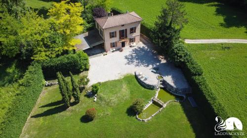  Villa Rinata in Roe
