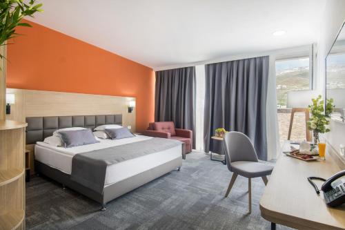 Hotel Split Inn by President in Zrnovnica