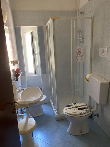 Bathroom, Hotel Primavera in Sanremo