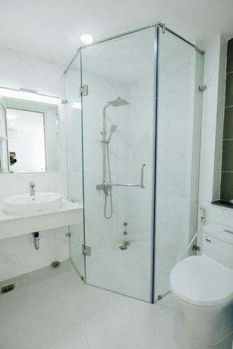 ห้องน้ำ, โอลด์ ควอเตอร์ โฮเต็ล 1961 (Old Quarter Hotel 1961) in ฮานอย