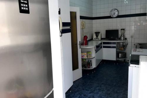 2 baños! Piso grande 100 m2 y Garaje gratis (2 banos! Piso grande 100 m2 y Garaje gratis) in موراتالاز