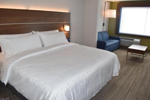 Holiday Inn Express & Suites - Boston South - Randolph, an IHG Hotel