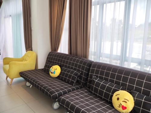 The PENT Duplex Cameron The PENT Duplex Cameron