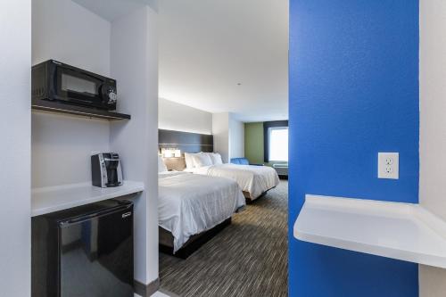 Holiday Inn Express & Suites- South Bend Casino, an IHG Hotel