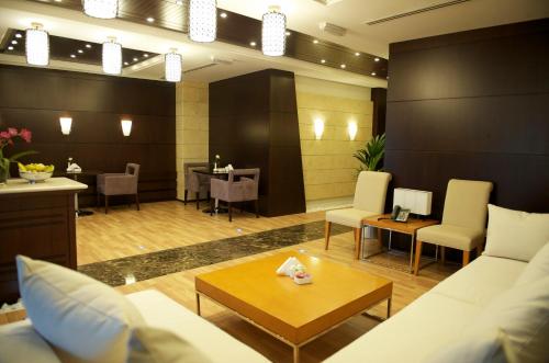 Grand Bellevue Hotel Apartment Dubai - image 7