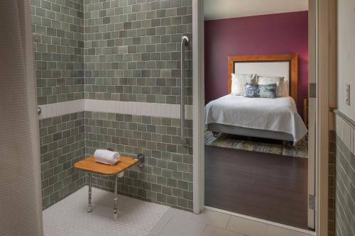 Two Bed Hearing Accessible Room with Roll In Shower