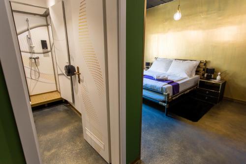 1 queen bed