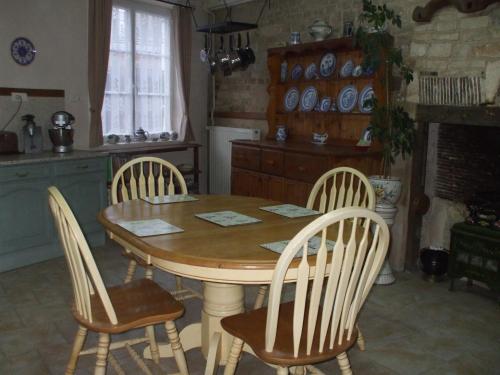 Bed and Breakfast Dunroamin in Couture-dʼArgenson
