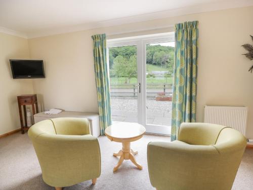 Lon Cottage - image 14