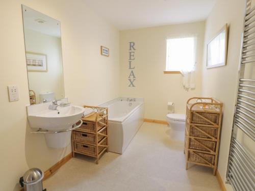 Lon Cottage - image 11