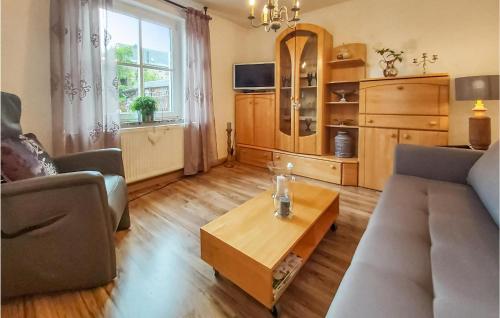 Stunning apartment in Bad Schlema w/ 1 Bedrooms - image 2