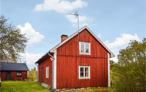 Awesome Home In deshg With House A Panoramic View - Ödeshög