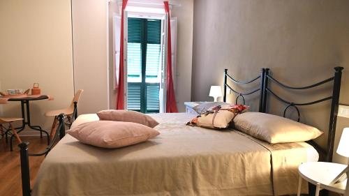 Double or Twin Room with Balcony image 6