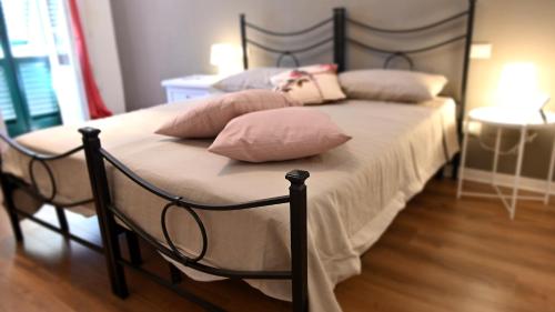 Double or Twin Room with Balcony image 5