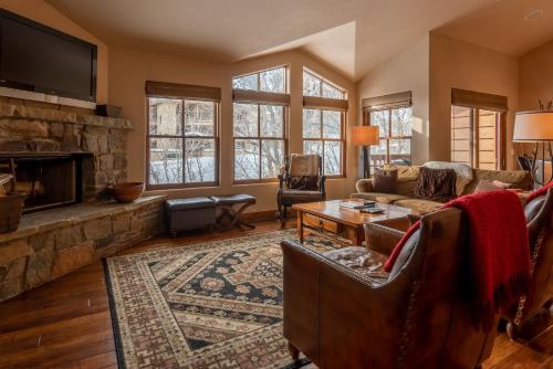 Skiview Townhomes on Trail Creek - image 3