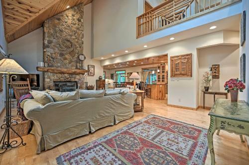 Upscale Family Retreat w/ Fire Pit, Walk to Beach! in Union Pier (MI)