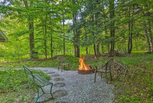 Interlochen Duplex with Workspace 1 Block to Lake! - image 2