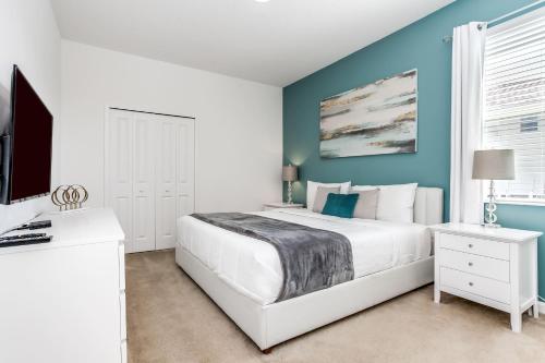 Bella Vida Resort 5 Bedroom Vacation Home with Pool 1870 in Kissimmee, USA