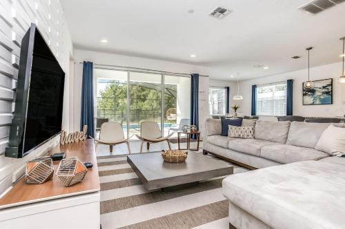 Bella Vida Resort 5 Bedroom Vacation Home with Pool 1870 in Kissimmee, USA