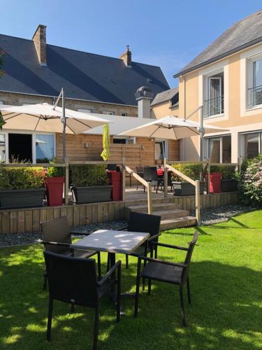 Logis Hotel Restaurant Le Gue Du Holme in Ducey