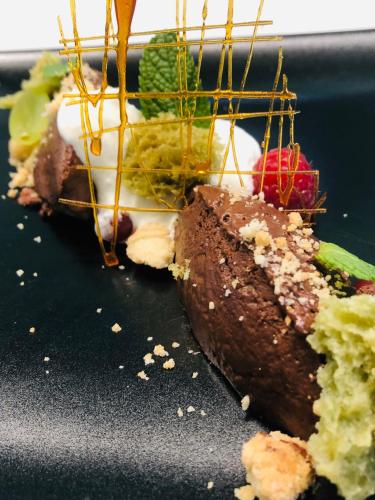 Logis Hôtel Restaurant Le Gue Du Holme – Saint-Quentin-sur-le-Homme, IA