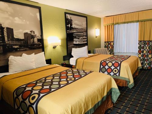 Super 8 by Wyndham Cincinnati OH - image 11
