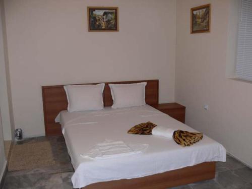 Versai Hotel - image 11