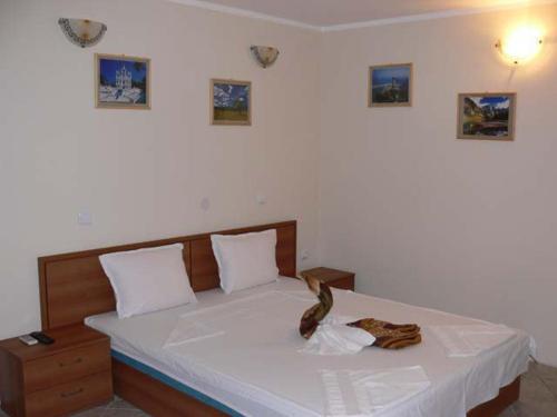 Versai Hotel - image 5