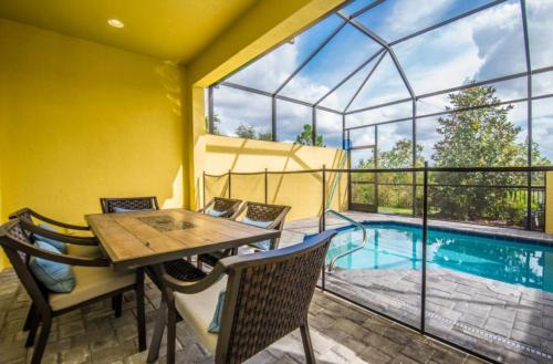 Elegant Figaro NEW Pool Home - main image