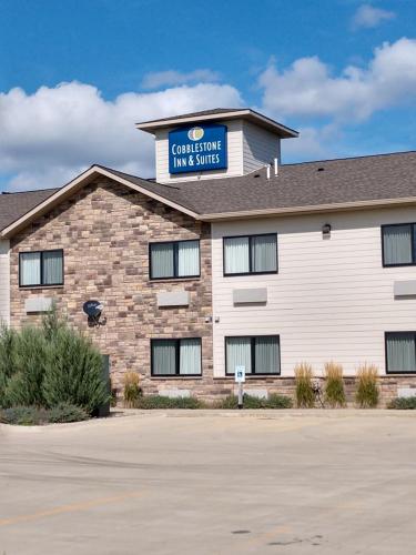 Cobblestone Inn & Suites - Monticello