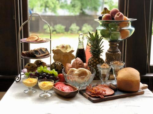 Heritage House Bed & Breakfast - Boutique Adults-Only Inn - 식음료(F&B)