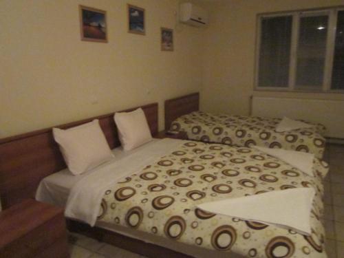 Versai Hotel - image 3