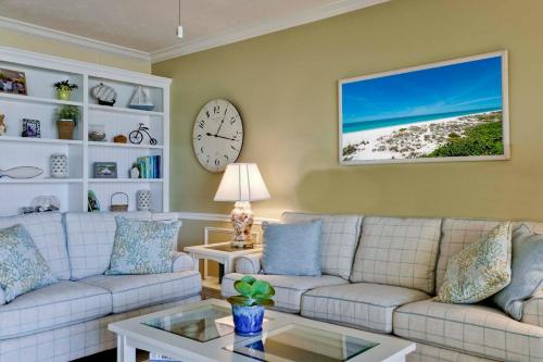 Anna Maria Island Beach Condo with Stunning Views! in Holmes Beach, USA