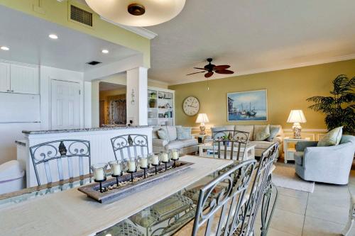 Anna Maria Island Beach Condo with Stunning Views! in Holmes Beach, USA
