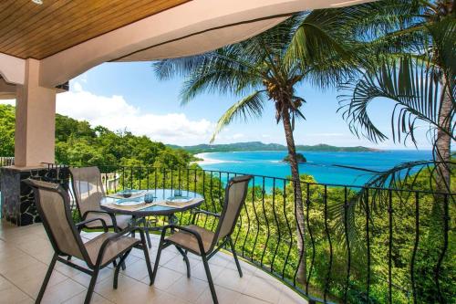 Dazzling Ocean Views from Cliff in Flamingo - Magnificent Inside and Out in Playa Flamingo