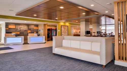 Holiday Inn Express & Suites - Parkersburg East, an IHG Hotel in Parish-Morris Subdivision, USA