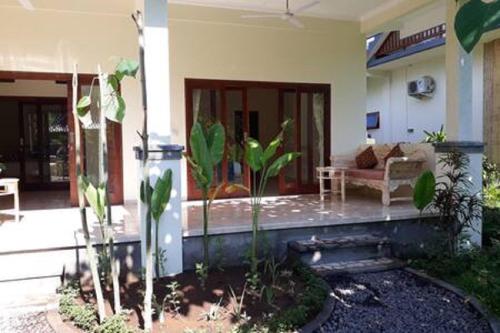 Jaya Villa Room Type - Villa with Garden View Jaya Villa Room Type - Villa with Garden View